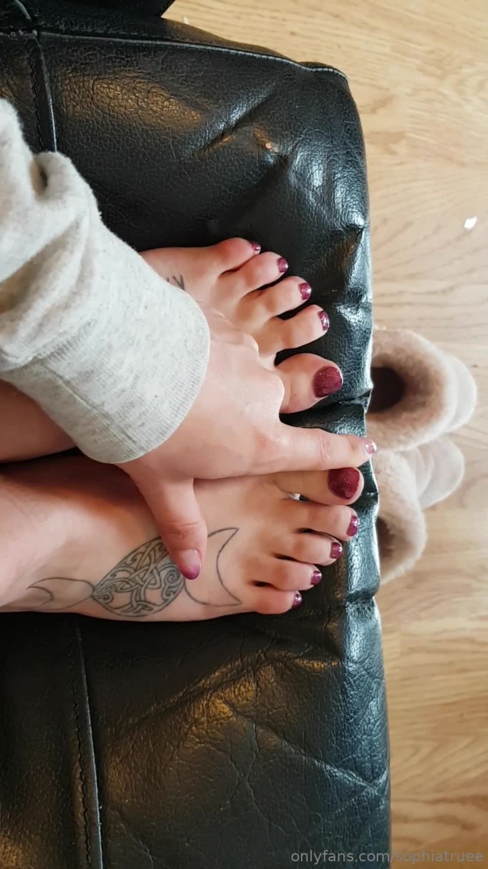 xxx video clip 39 goth foot fetish feet porn | sophiatruee 25-06-2019 Matching fingers toes footfetish feet footworship nailfetish findom finsub findomme paypig | foot