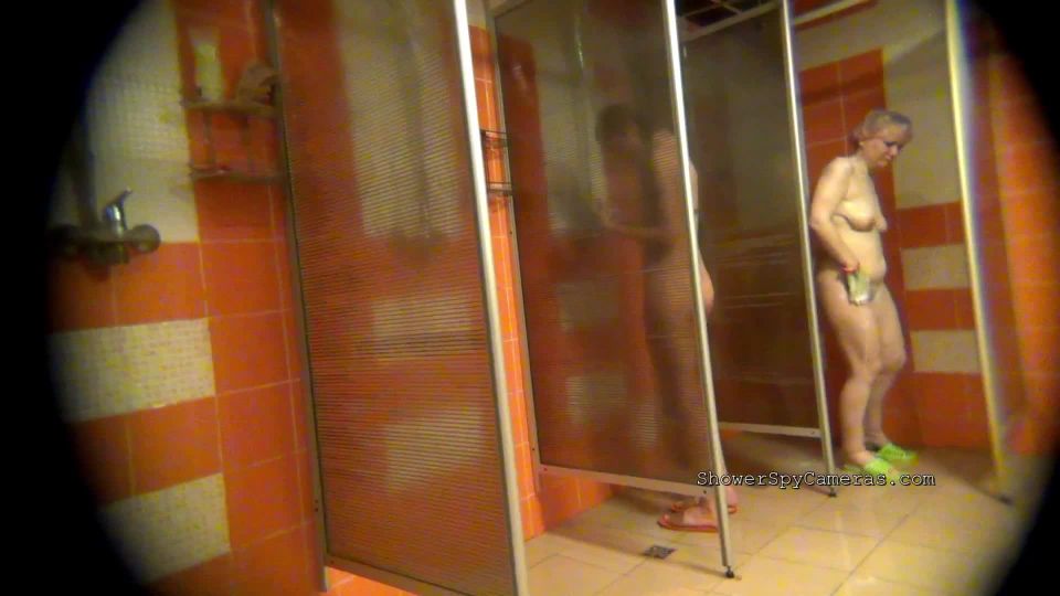 Shower bathroom 1195