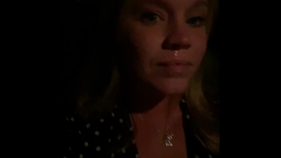 Ellie Brooks – Esposa Puto Público BJ W Enorme mamada facial!