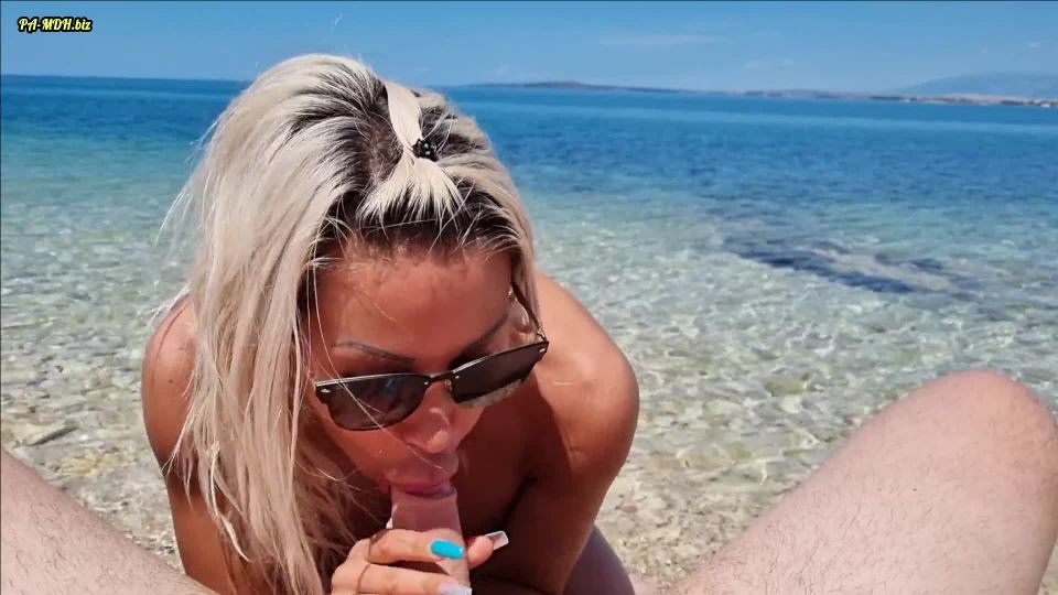 Daniela Cora Hansson - Mega Public Blowjob am Strand von Kroatien - Danielacorahansson