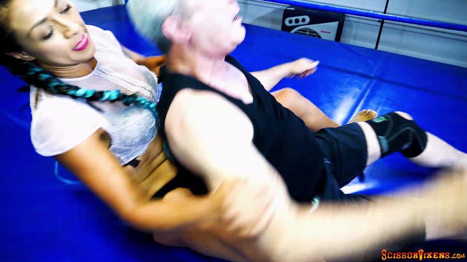 video 26 femdom sex femdom porn | Svdl-1283: Dez Desire’s Savage Scissors | scissorhold