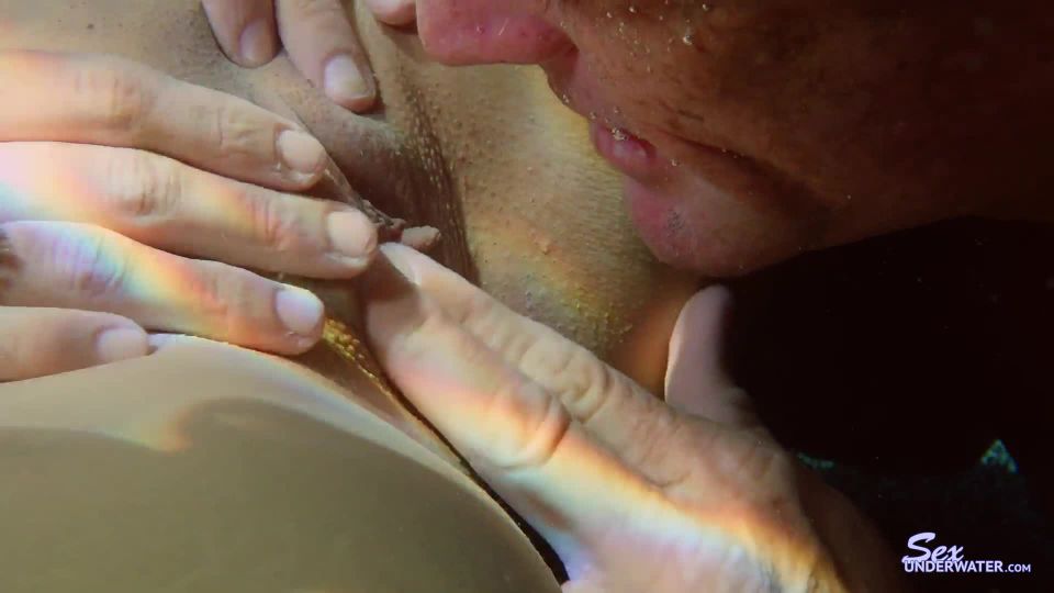 SexUnderwater e1136 Lilly Submerged part 2 (mp4)