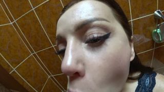 [Amateur] Blowjob with ending in staff restroom