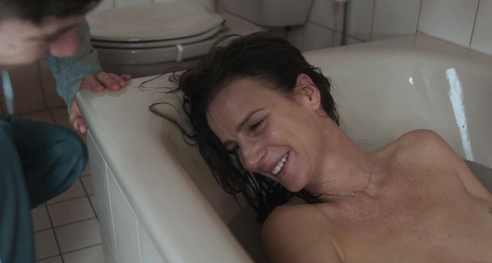 Rachel Griffiths – Mamífero (2016) HD 1080p!!!