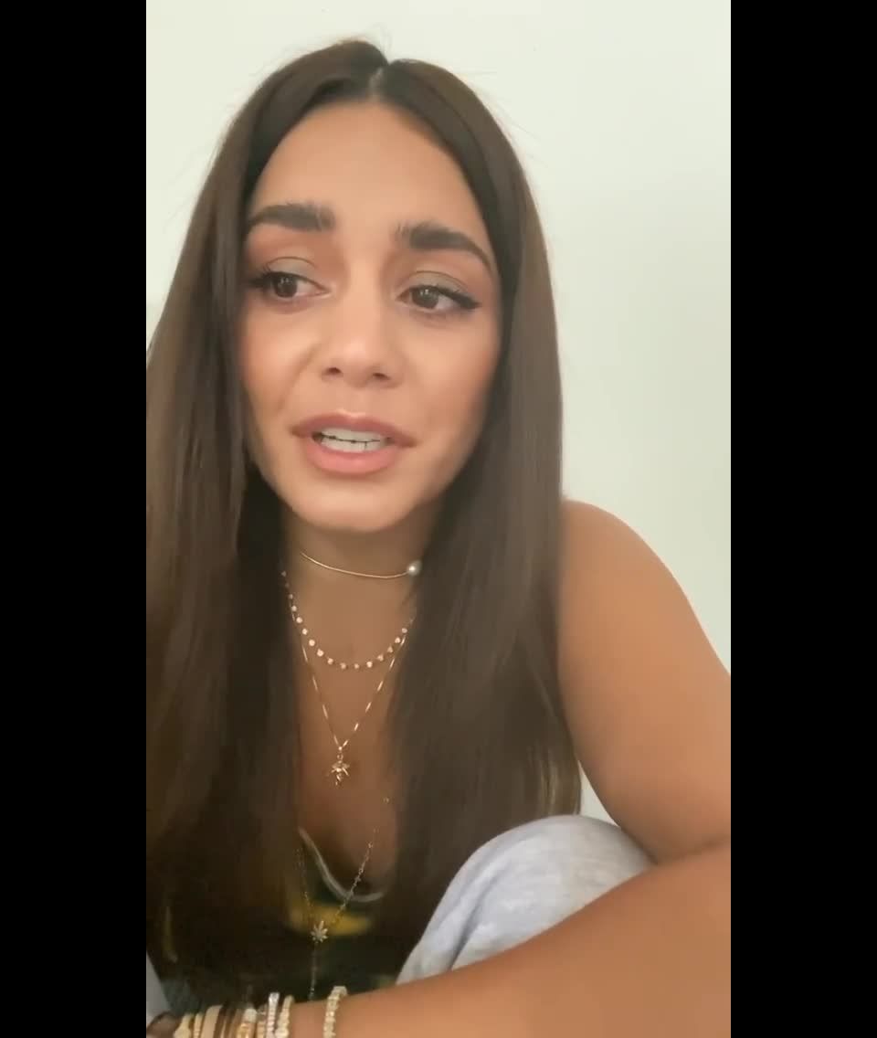 Vanessa Insta live on 23-04-2020