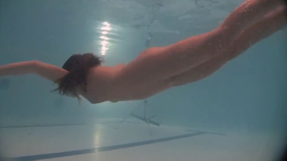 Xxxwater Beautiful exquisite body teen Natalia Kupalka swimming naked