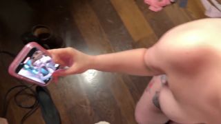 Step Casting Curvy: Inappropriate Photos with BiG BOOBIE Step-Sis