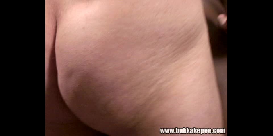BukkakePee Aisha 640x480 2400kbps clip2 mpg