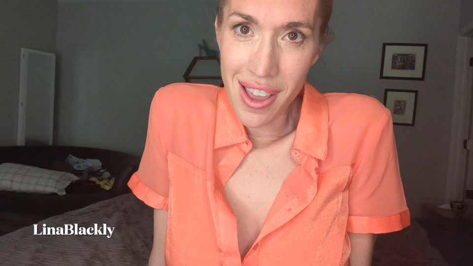 LinaBlackly – Using Mommys Body for Kissing Practice.