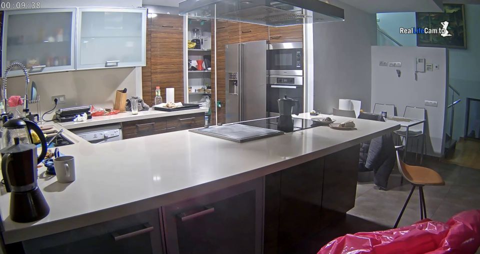 Reallifecam - Guest Girl Have Fun On Kitchen Table 01.11.2024 1012P - Amateur