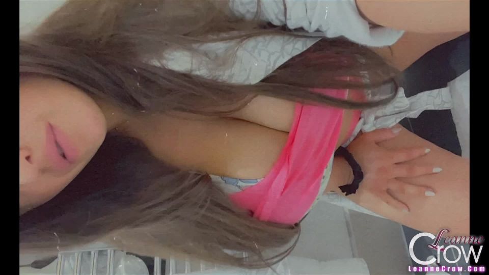 Leanne Crow - Webcam 17