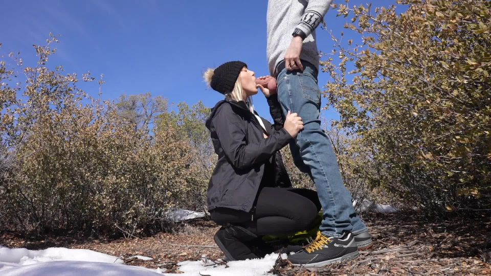 Blonde Babe Fucked In The Bushes During Winter Hike On Popular Trail 1080p