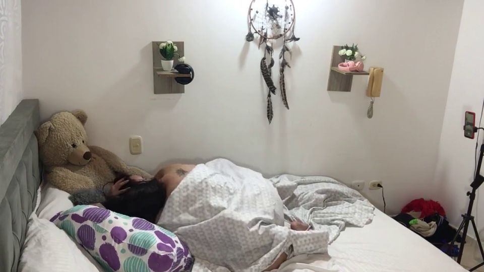 Deisy Jhonson, MeryandLu - Me follo a una milf hasta que tengo un orgasmo y hacemos un video