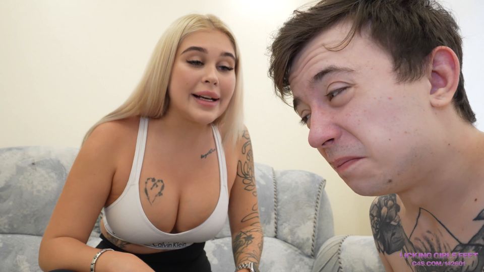 porno clip online 5 Lacking Girls Feet - Nicole - Tienes que lavar mi cuerpo perdedor - UltraHD 4K 2160p, femdom pies adoración en fetiche porno