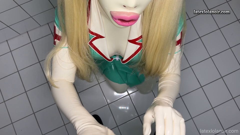 LatexLolaNoir - Latex Nurse Blowjob.