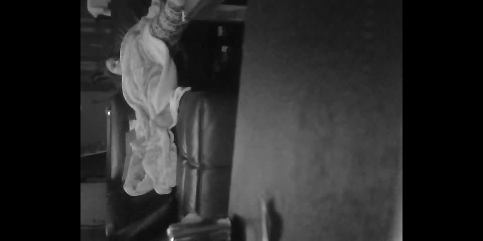 lesbianas chicas  novia de dedos coño en la cama. cámara oculta  oculta