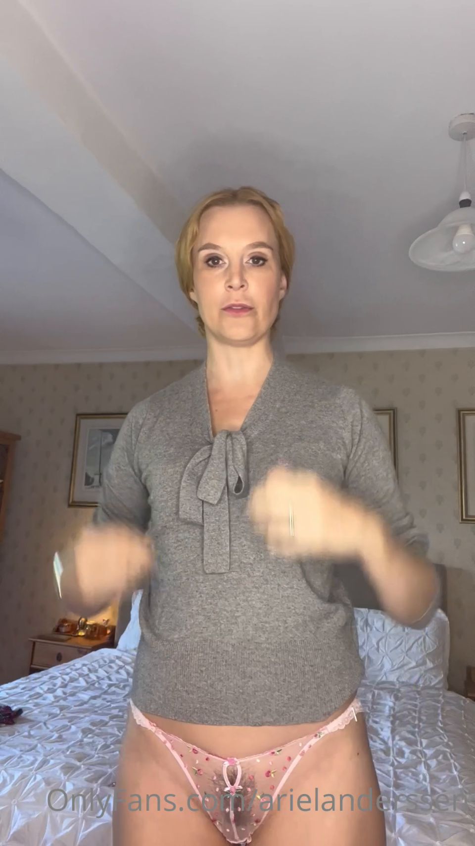 Ariel Anderssen OnlyFans 0he64rof3qvenhp7ne320 fuente