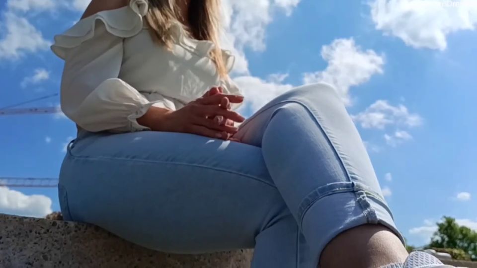MicroDreams Studio - Giantess Walk 3mp4 (Porno fetiche)