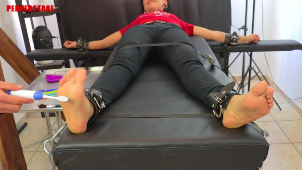 Claudia is Duped (Custom) Tickling!