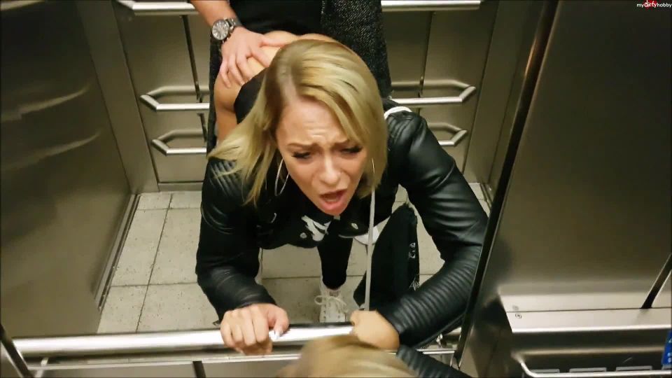 LilliVanilli – Ein Traum Nein, Realitat – Sex im Aufzug und fast erwischt – A dream No, reality !! SEX IN LIFT and almost caught!,  on milf porn 