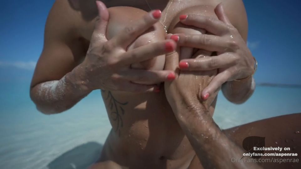 Aspen Rae (aspenrae) - Beach Handjob PPV (Public)