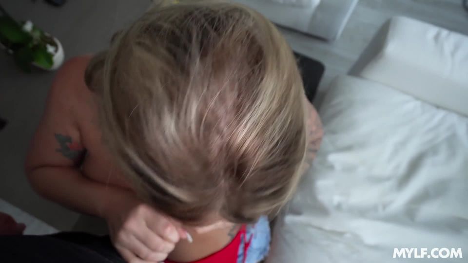 Lolly Dames - A Talented Sucker - Big Tits