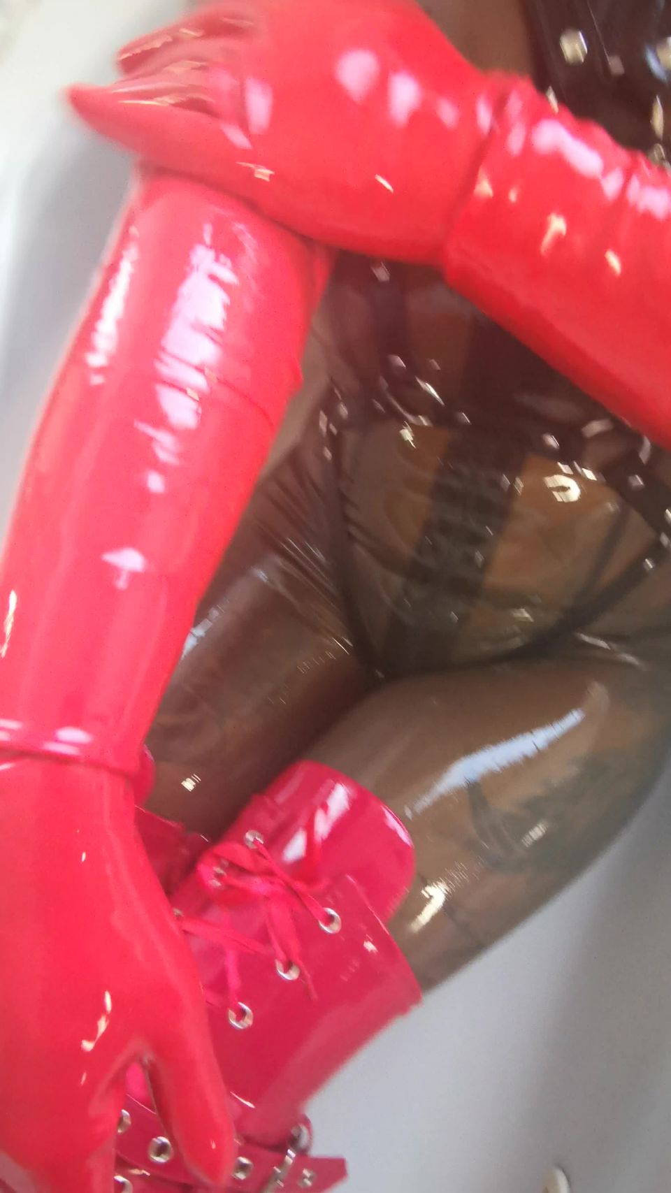 Sabien DeMonia – Heavy Rubber Fantasy Latex!