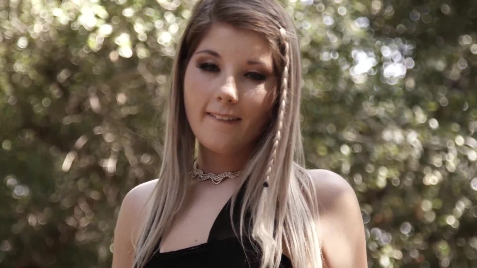 Viena me rosa el culo a la boca