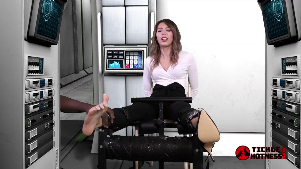 ShyAndWildTickling - Collector 2 Day 3 Victim 2 – Onyx Kimx – Tickling Videos.