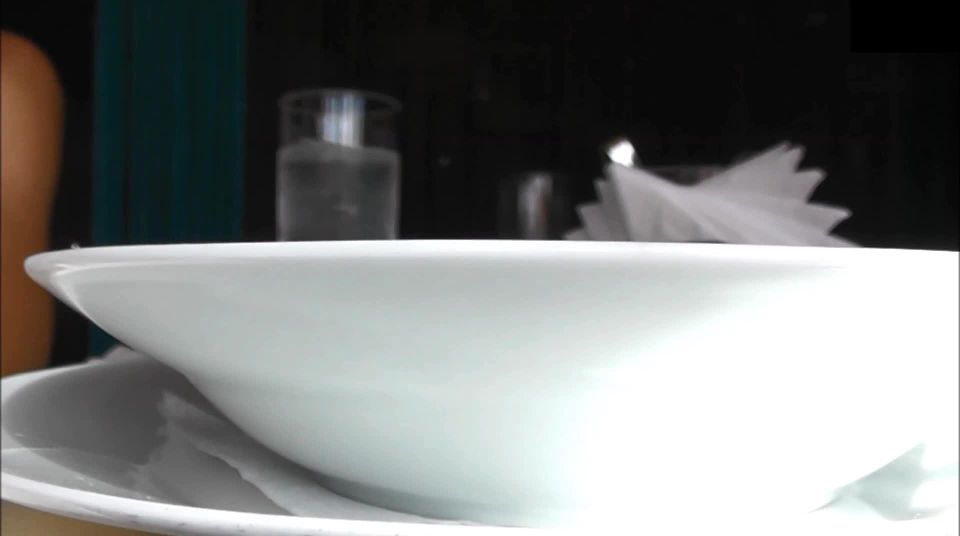 Desierto de Ángel - Manojo en el café bajo la mesa (Euro sexo)