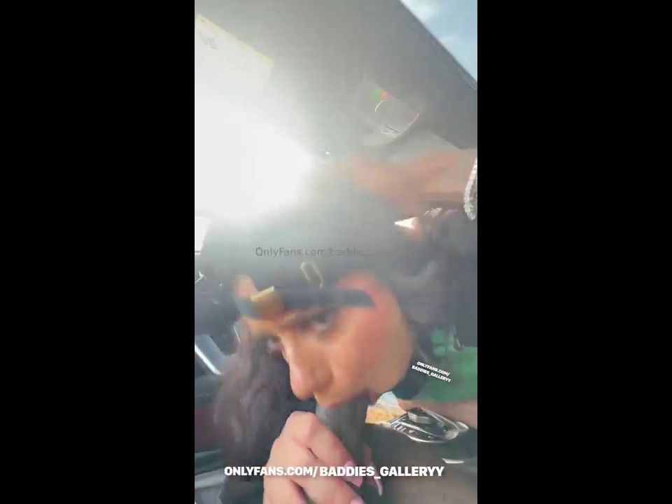 Onlyfans Hooneyydeww: Barista Sizzles con el cliente de la BBC