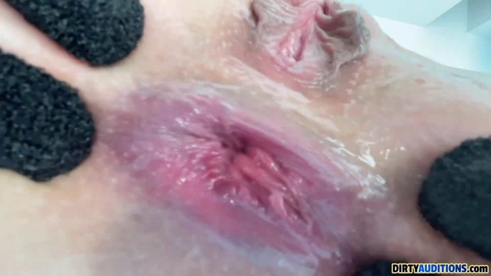 Chloe Cherry - Chloe se pone Creampied - Anal