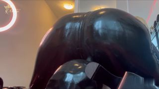 Femdom porn   Handjob Caribbean Mistress Mystique - Facesat And Milked By Ebonatrix 