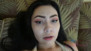 Lenna Lux - Hawaii 11/11 SD - Natural tits