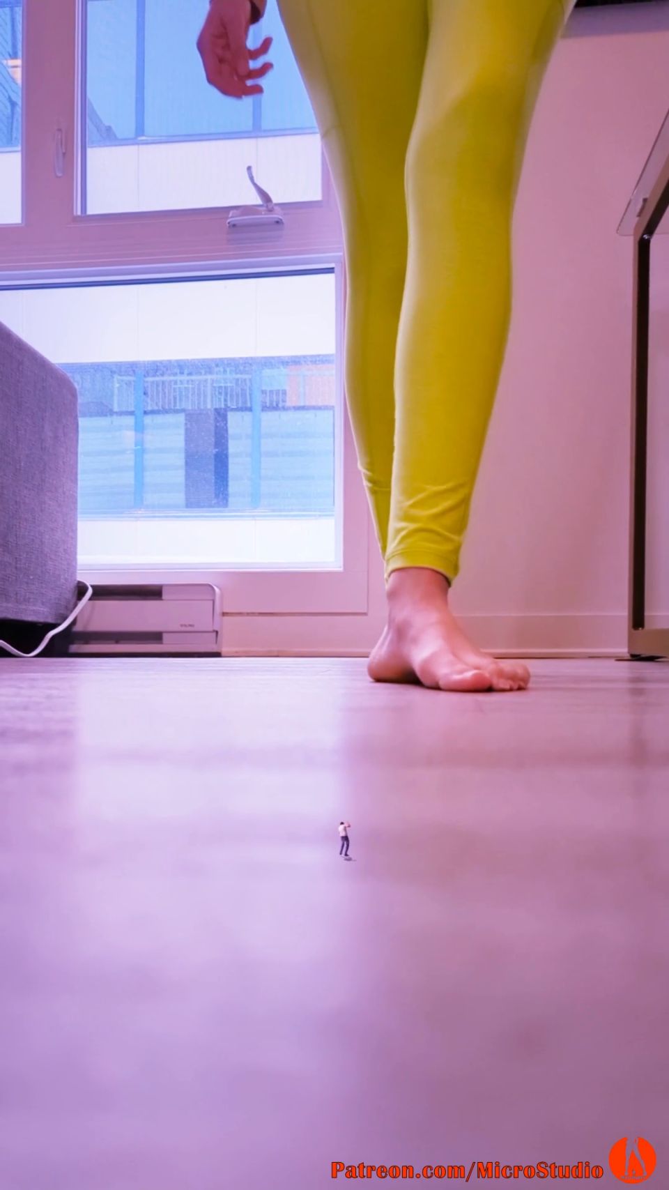 adulto xxx clip 16 MicroStudio – Giantess Cousins pasos  gigante vídeo  pies porno kelsi monroe fetiche pie