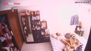 [Sleeping.Porn] Chubby brunette chatting with her lover on the bed right now