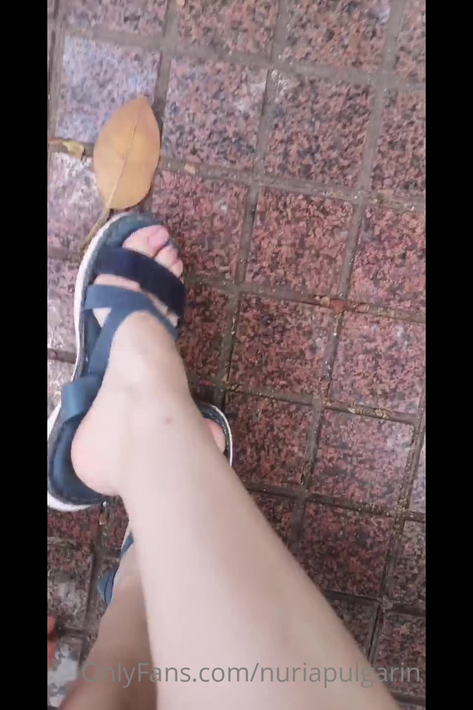 pies porno  nuriapulgarin Mis piezas en el asfalto.