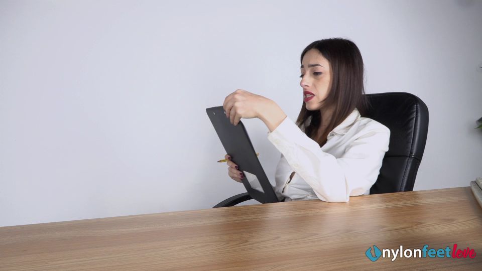 Valerie Knox - Worshipping The Sexy Secretarys Feet In Exchange Of Assistance - Foot Fetish