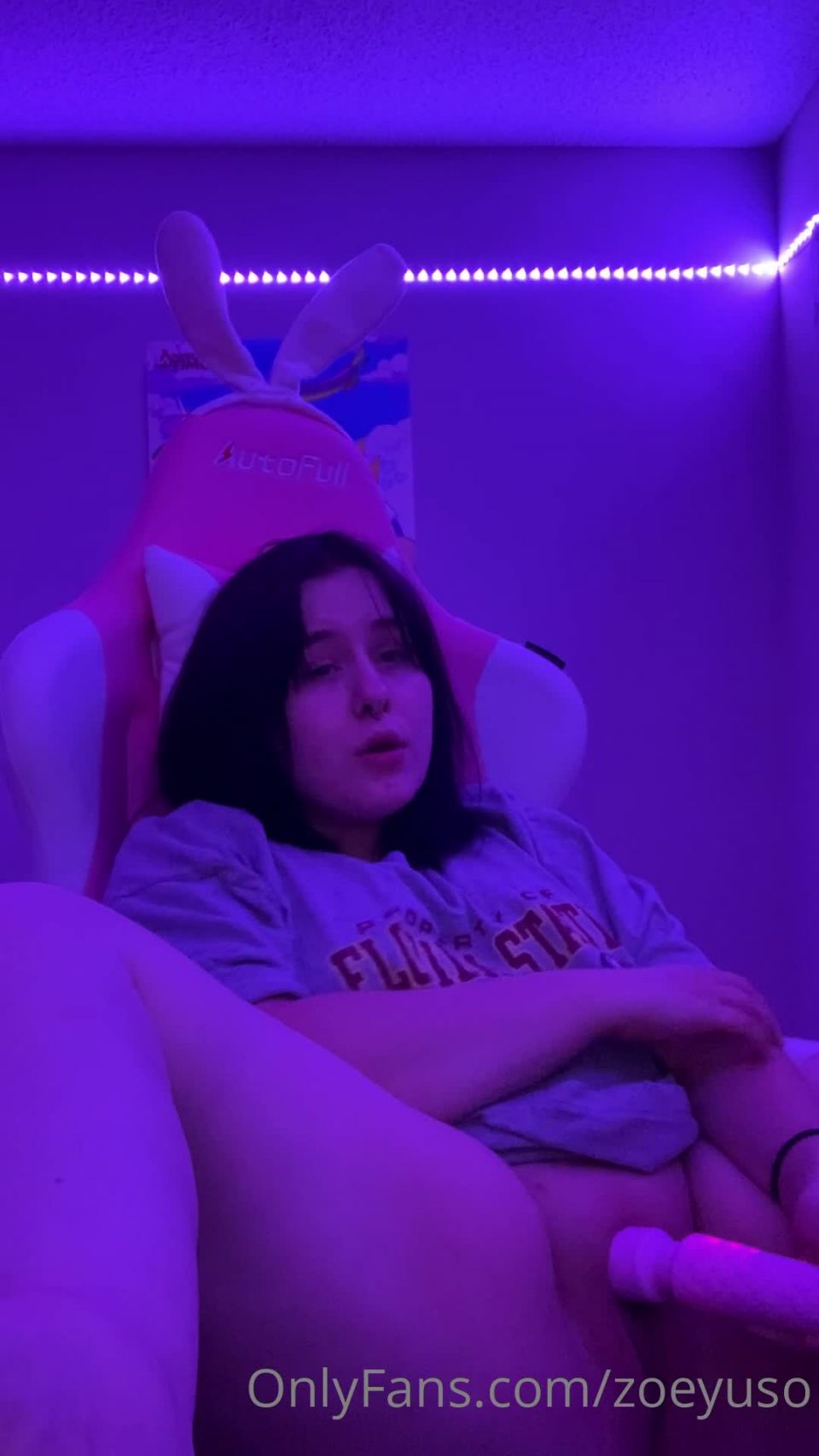 Onlyfans - Zoey Uso - zoeyusoMy guest didnt show up today to fuck me so I played with myself after I finished playin - 09-07-2020