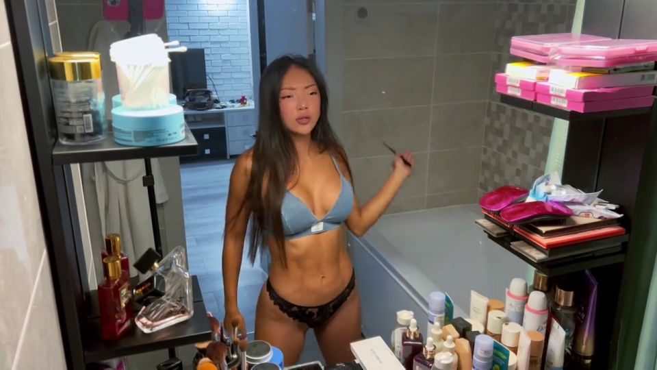 Ayumi Anime - He wanted to see how I move to my own track ... so I showed him