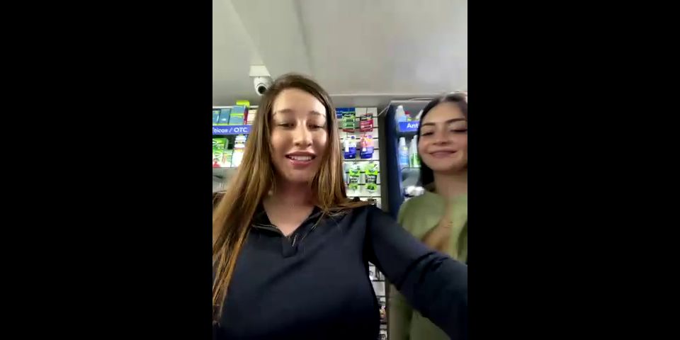 Femdom porn  Spicsisnny Teases Her Naked Curves in Scorching Solo Video