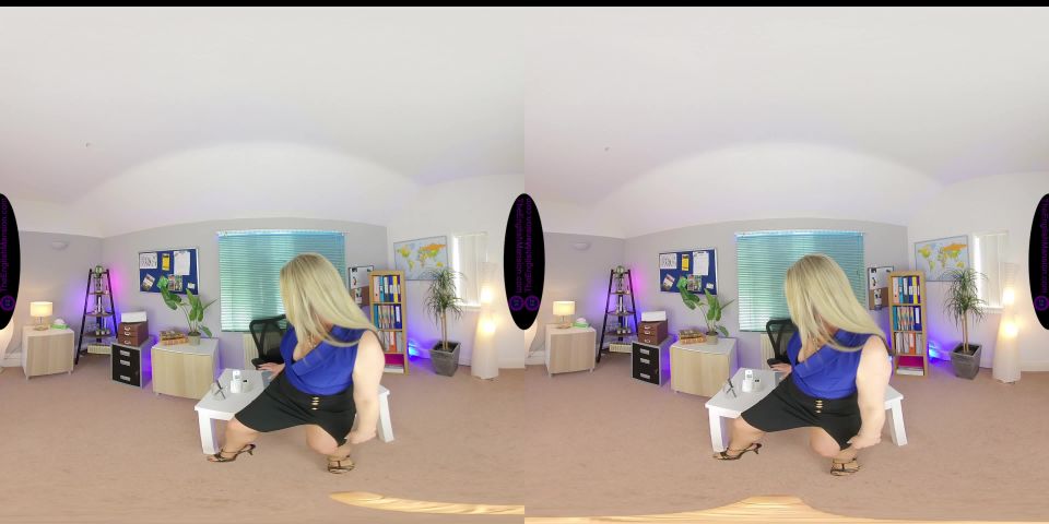 adulto xxx clip 11 La mansión inglesa – Miss Eve Harper – castigo diario de la oficina – VR en femdom porno beso fetiche