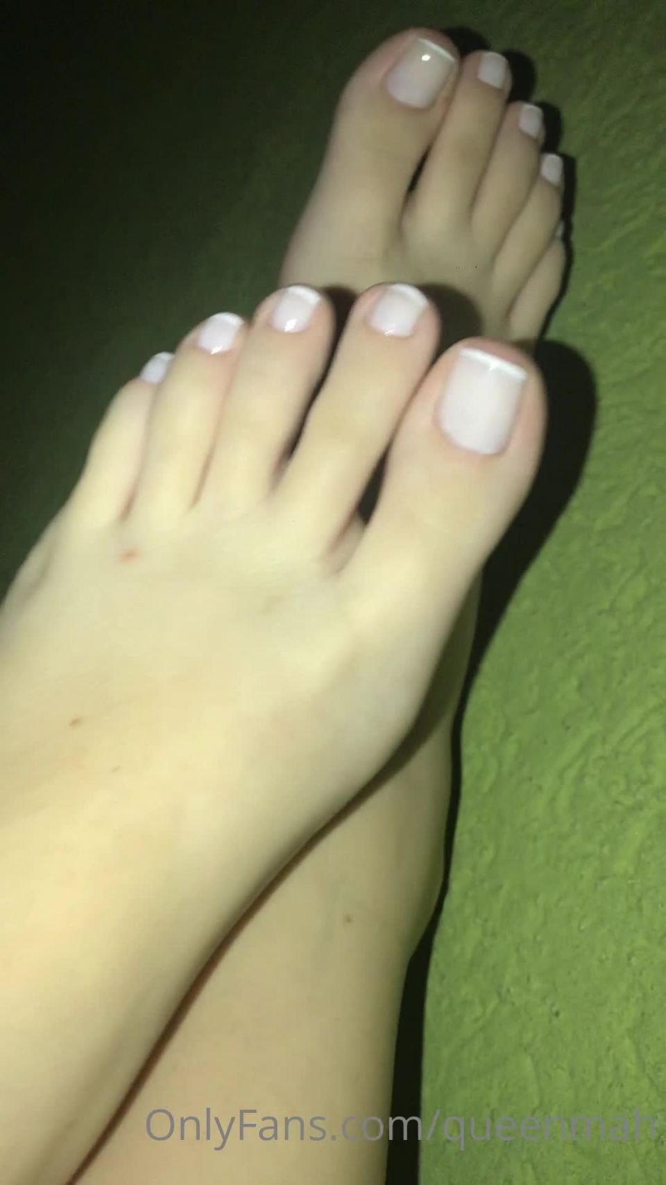 Queen Mah Feet - queenmah () Queenmah - cor nova e a gostou da vontade de ficar beijando e lambendo o dia todo ne 01-05-2020