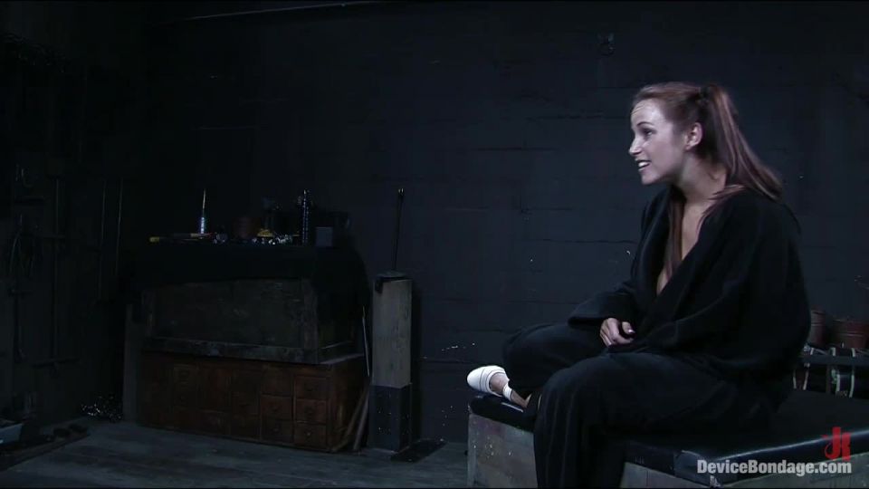 gratis porno video 4 latex femdom Bella Rossi, tatuaje en fetiche porno