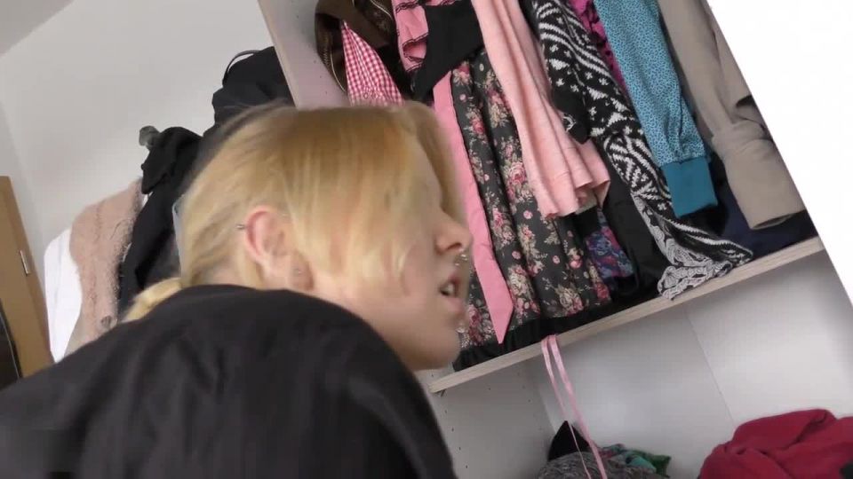 [SiteRip] LunaLove96 Luna bei der Arbeit