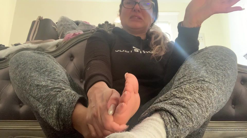 Onlyfans - Diosa Mónica - diosa Mónica00w - diosa MónicaSmelling mis calcetines desagradables olor después de un trote - 19-11-2020