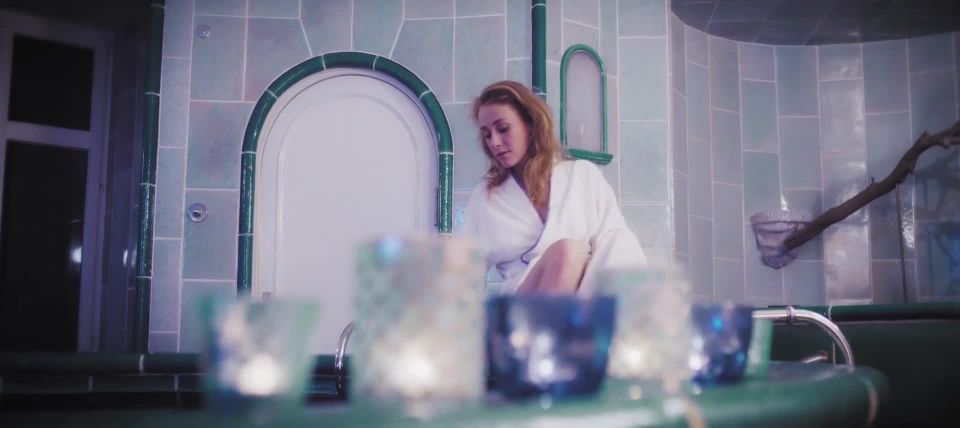 Laura Sophia Becker, Nadine Landert - Zoe (2017) HD 1080p!!!