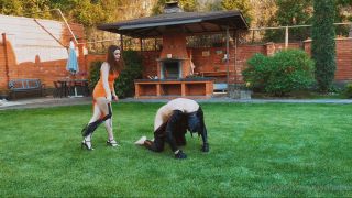 [GetFreeDays.com] g0ddess Naama - Obediencia al aire libre Entrenamiento femdom