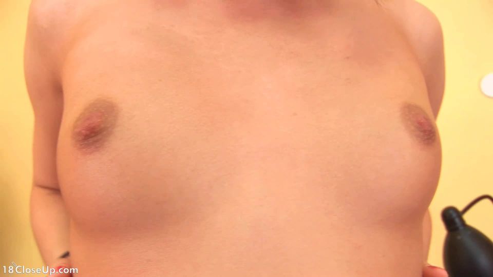 18Cerrar 216 Emma clip 1