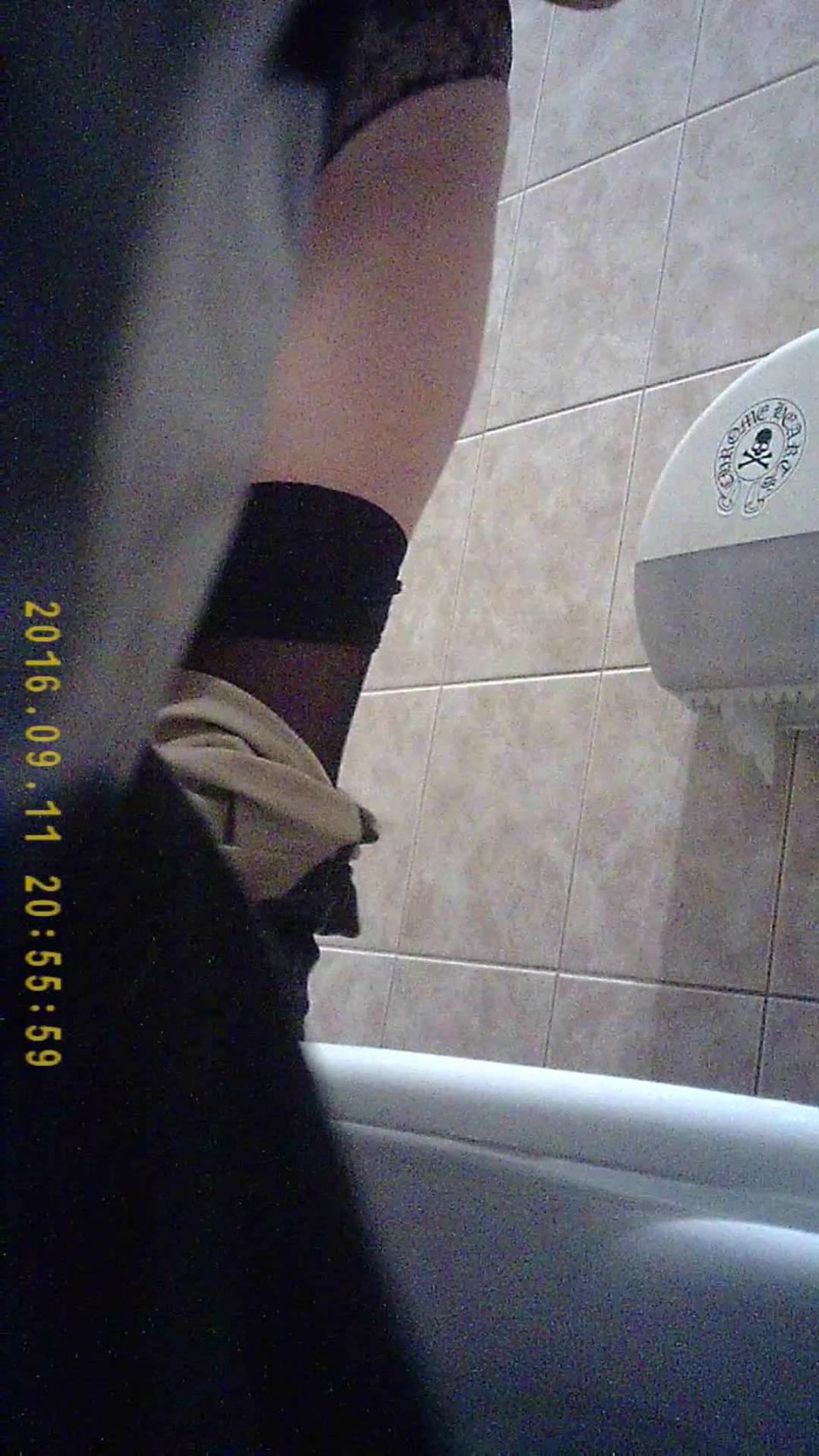 Online Tube Voyeur in Public Toilet - voyeur
